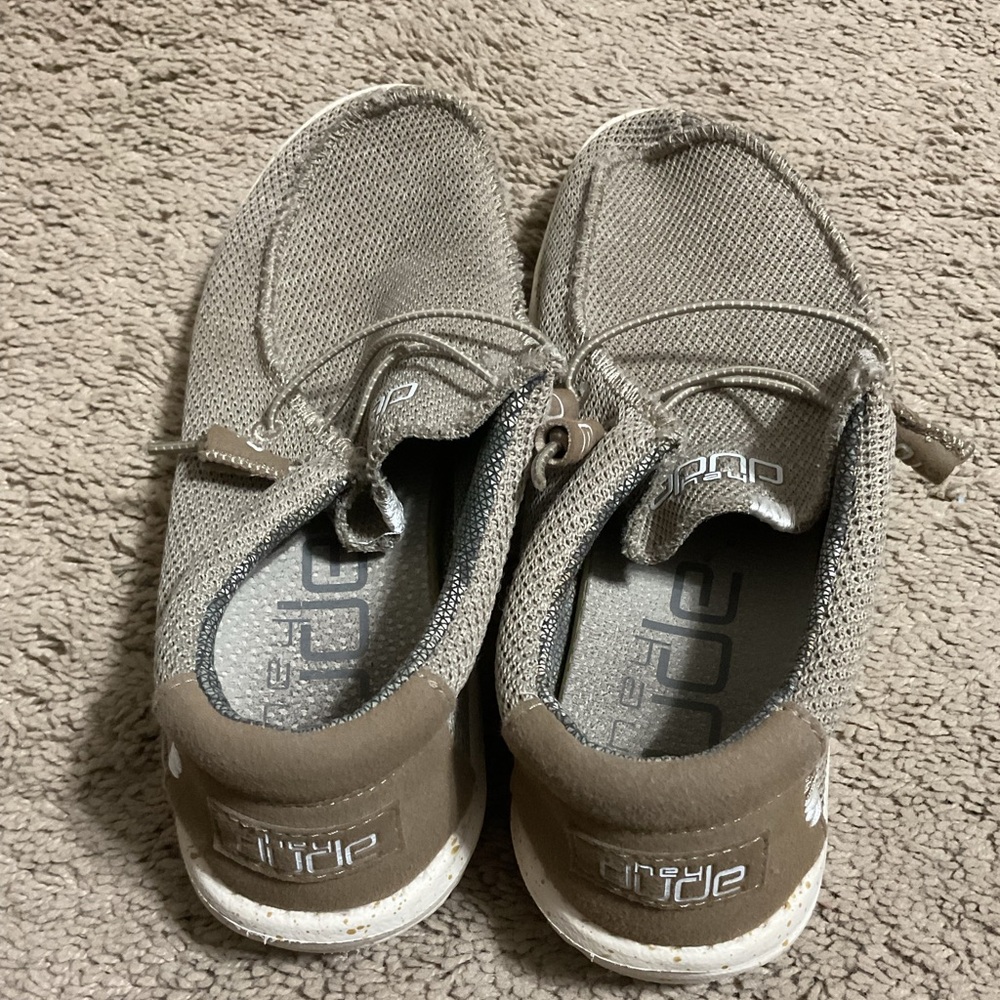 Men’s Hey Dude Wally Sox. Size 8. Tan color